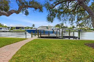 7637 Cove Terrace, Sarasota, FL 34231 - Photo 4