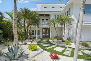 316 Hammock Cir, Anna Maria, FL 34216 - Photo 2