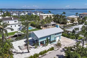 825 Tarawitt Dr, Longboat Key, FL 34228 - Photo 1