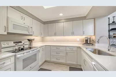 2000 Harbourside Drive #1501, Longboat Key, FL 34228 - Photo 16