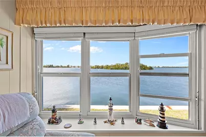 323 Terra Ceia Drive, Palmetto, FL 34221 - Photo 8