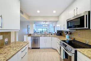 1510 Pelican Point Dr, Sarasota, FL 34231 - Photo 22