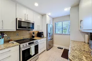 1510 Pelican Point Dr, Sarasota, FL 34231 - Photo 18