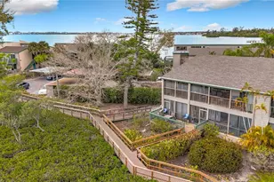 1510 Pelican Point Dr, Sarasota, FL 34231 - Photo 58