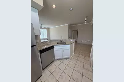 5611 Bidwell Parkway #103, Sarasota, FL 34233 - Photo 2