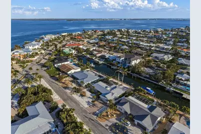 608 Gladstone Lane, Holmes Beach, FL 34217 - Photo 42
