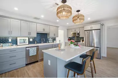 608 Gladstone Lane, Holmes Beach, FL 34217 - Photo 16