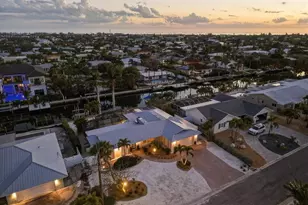 608 Gladstone Ln, Holmes Beach, FL 34217 - Photo 50