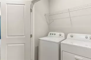 4036 Gold Dust Ln, Sarasota, FL 34243 - Photo 16