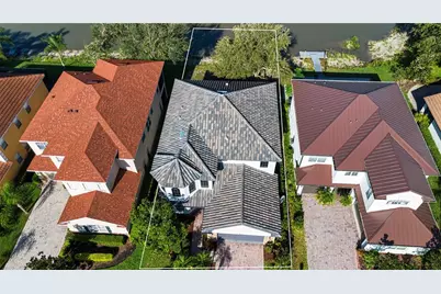 18048 Java Isle Drive, Tampa, FL 33647 - Photo 4