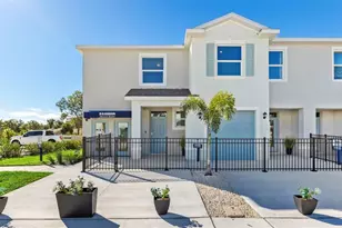 4064 Gold Dust Ln, Sarasota, FL 34243 - Photo 2