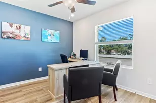 4064 Gold Dust Ln, Sarasota, FL 34243 - Photo 12