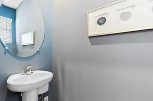 4064 Gold Dust Ln, Sarasota, FL 34243 - Photo 10