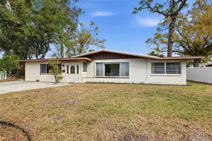 2506 21st Ave W, Bradenton, FL 34205 - Photo 2