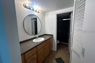 5647 Summerside Ln, Sarasota, FL 34231 - Photo 8