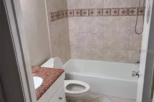 5647 Summerside Ln, Sarasota, FL 34231 - Photo 10