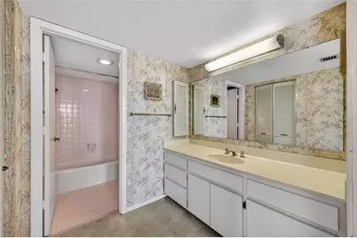 1111 N Gulfstream Avenue #16D, Sarasota, FL 34236 - Photo 24