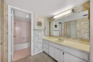 1111 N Gulfstream Ave, Sarasota, FL 34236 - Photo 24