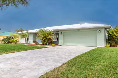 7926 Cypress Lake Drive, Sarasota, FL 34243 - Photo 2