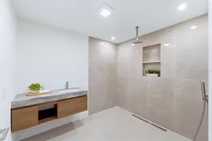 700 Tropical Cir, Sarasota, FL 34242 - Photo 24