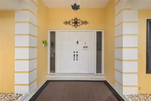 1932 Pebble Beach Ct, Venice, FL 34293 - Photo 2