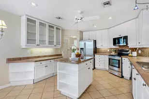 5420 Eagles Point Cir, Sarasota, FL 34231 - Photo 14