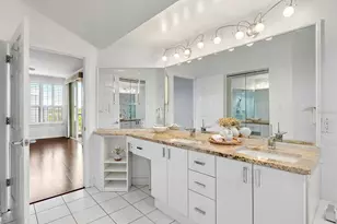 5420 Eagles Point Cir, Sarasota, FL 34231 - Photo 20