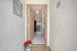 4244 Madeira Ct, Sarasota, FL 34233 - Photo 4