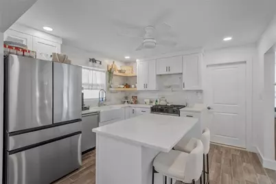 1867 Maryland Avenue NE, Saint Petersburg, FL 33703 - Photo 10