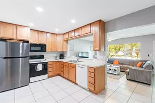 2202 Hyde Park St, Sarasota, FL 34239 - Photo 6