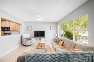 2202 Hyde Park St, Sarasota, FL 34239 - Photo 4