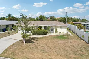 1741 Bayonne St, Sarasota, FL 34231 - Photo 44
