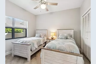 1680 Starling Drive #101, Sarasota, FL 34231 - Photo 12