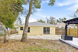1016 26th St W, Bradenton, FL 34205 - Photo 30