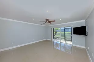 2616 Hidden Lake Dr N, Sarasota, FL 34237 - Photo 6