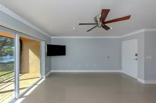 2616 Hidden Lake Dr N, Sarasota, FL 34237 - Photo 8