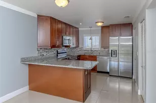 2616 Hidden Lake Dr N, Sarasota, FL 34237 - Photo 10