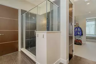 211 Cosmopolitan Ct, Sarasota, FL 34236 - Photo 14