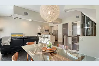 211 Cosmopolitan Court #211, Sarasota, FL 34236 - Photo 2