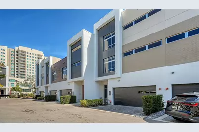 211 Cosmopolitan Court #211, Sarasota, FL 34236 - Photo 1