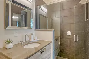 211 Cosmopolitan Ct, Sarasota, FL 34236 - Photo 26