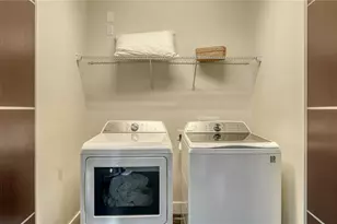 211 Cosmopolitan Ct, Sarasota, FL 34236 - Photo 30