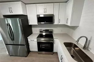 3182 Hatton St, Sarasota, FL 34237 - Photo 10