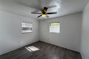 1423 17th St, Sarasota, FL 34234 - Photo 8