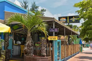 1275 Siesta Bayside Dr, Sarasota, FL 34242 - Photo 68