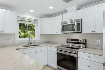 5803 De Palmas Avenue, Holmes Beach, FL 34217 - Photo 4