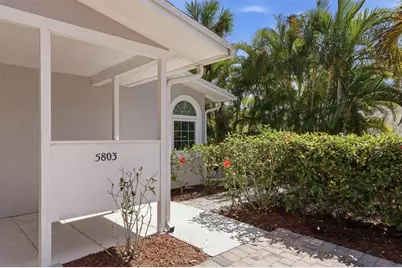 5803 De Palmas Avenue, Holmes Beach, FL 34217 - Photo 2