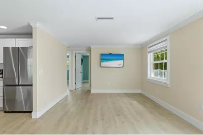 5803 De Palmas Avenue, Holmes Beach, FL 34217 - Photo 12