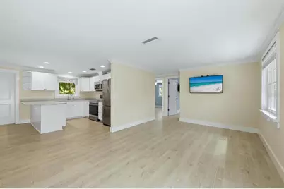 5803 De Palmas Avenue, Holmes Beach, FL 34217 - Photo 8