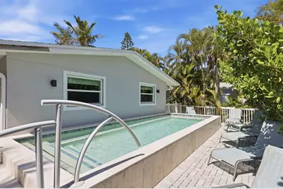 5803 De Palmas Avenue, Holmes Beach, FL 34217 - Photo 24